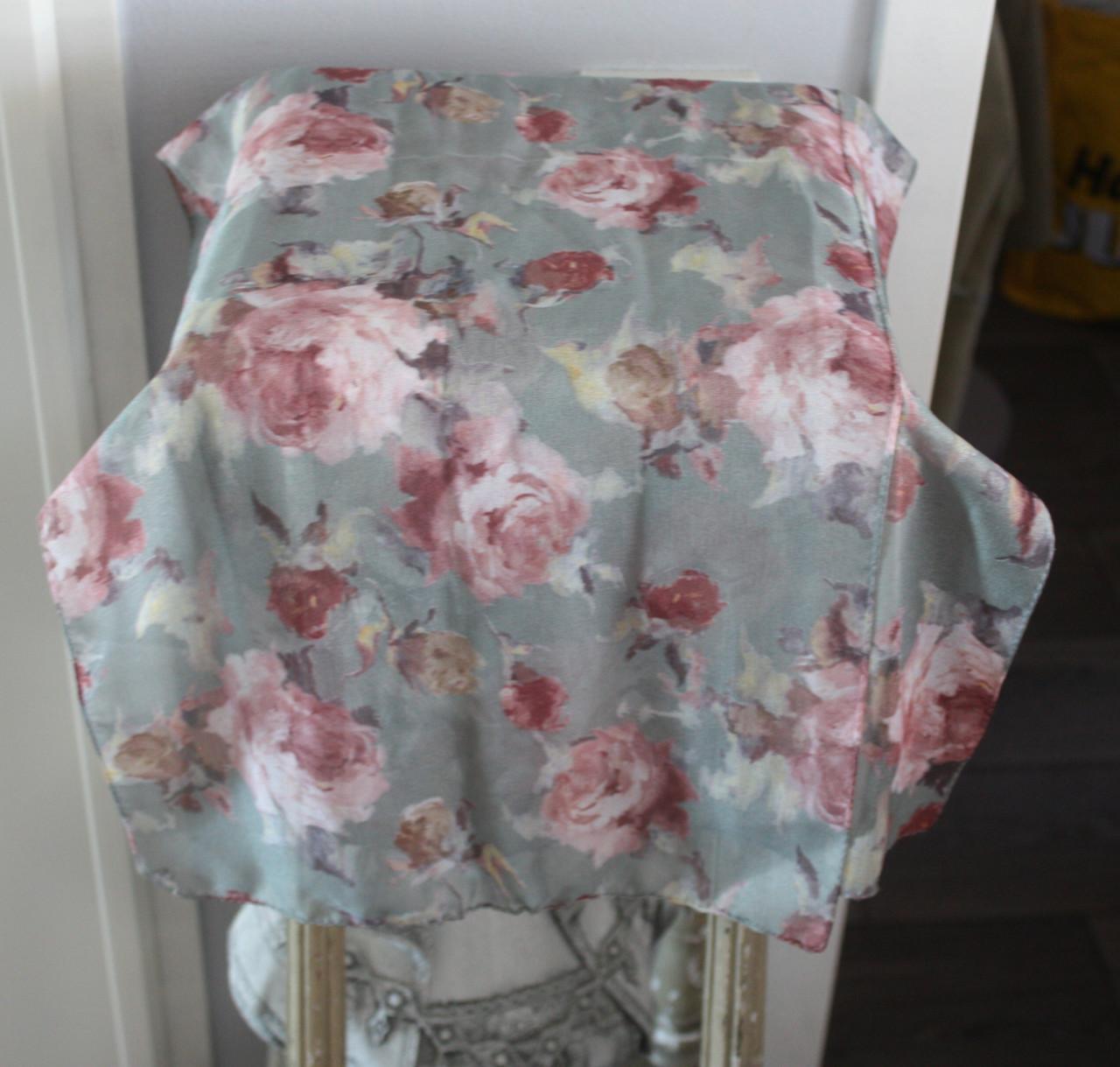 Sjaal grijs met bloemen print
