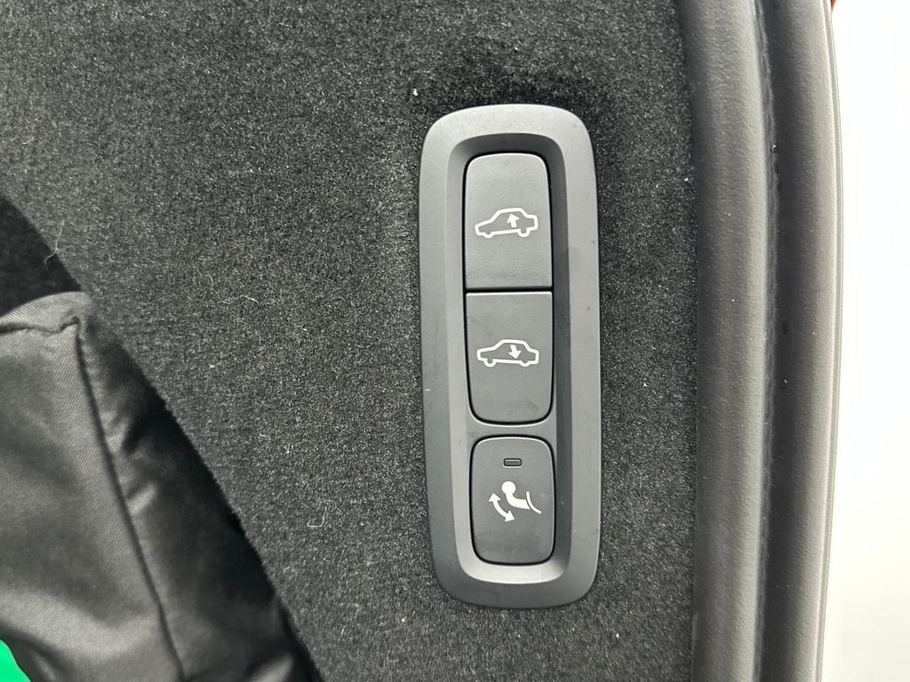 Volvo XC90 t8 455pk recharge ultra dark| b&w audio| trekhaak| luchtvering