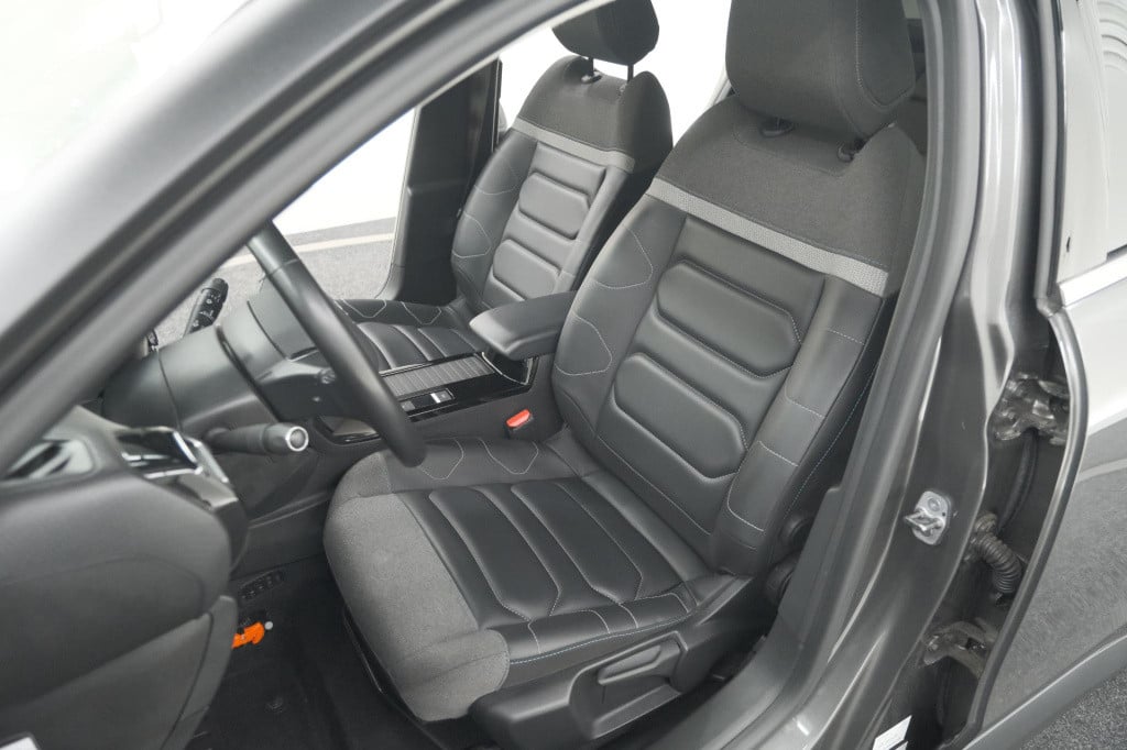 Citroen Ë-c4 shine 50 kwh | camera | pack winter | apple carplay | navigati