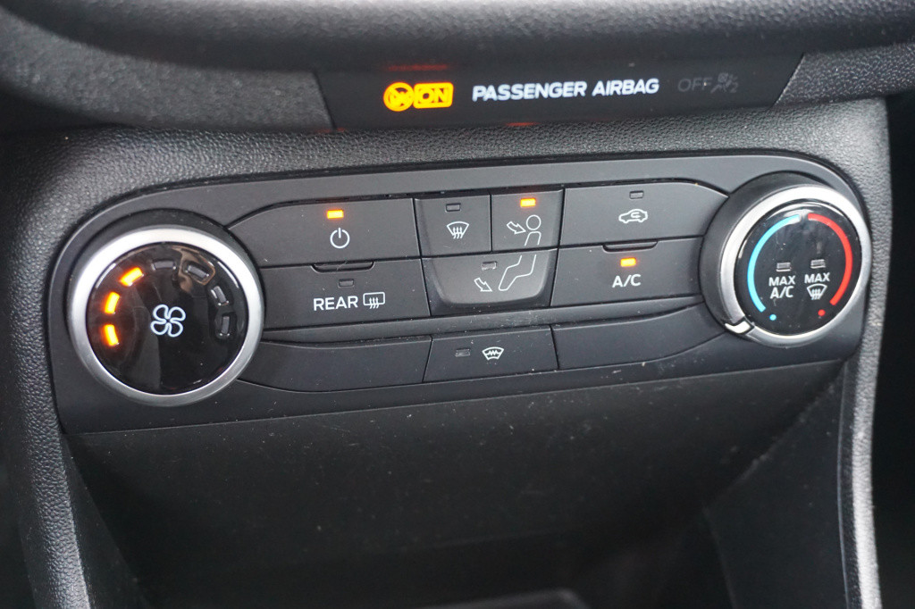 Ford Fiesta 1.1 trend / 1e eigenaar / airco / navi / lane ass. / cruise / p