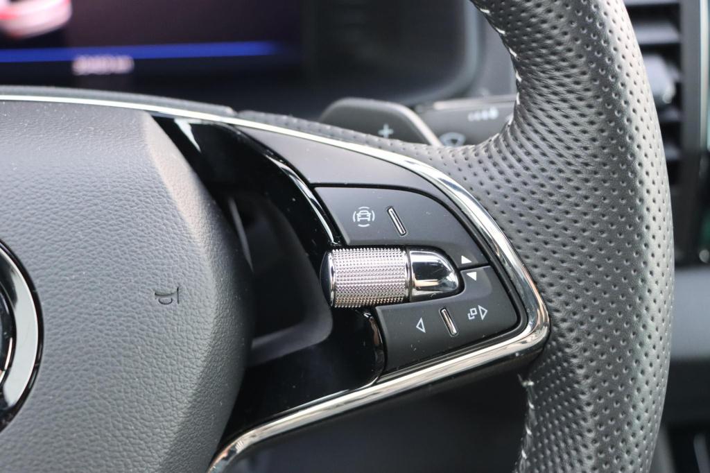 Skoda Karoq 1.5 tsi sportline business 150pk dsg7