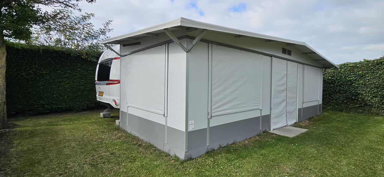 Caravan Hobby Premium 650 UFF met Ben Eilers voortent Ben Eilers voortent