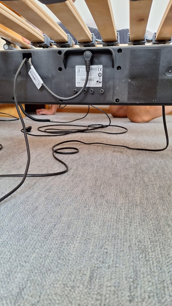 Bed met elektrische lattenbodems