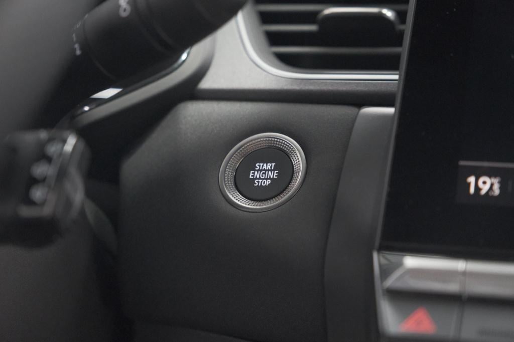 Renault Captur mild hybrid 160 edc techno | pack winter | camera | adaptiev