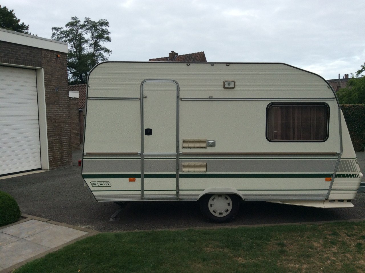 CARAVAN CHATEAU LE CAR 380