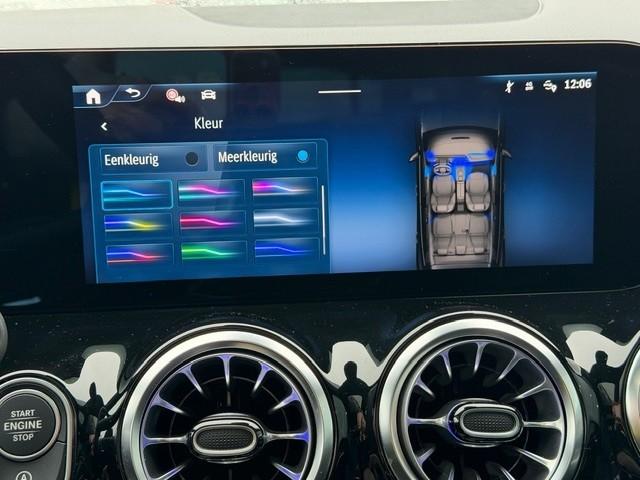 Mercedes-Benz Gla-klasse 180 amg line i 2025 i panorama dak i manufaktur al