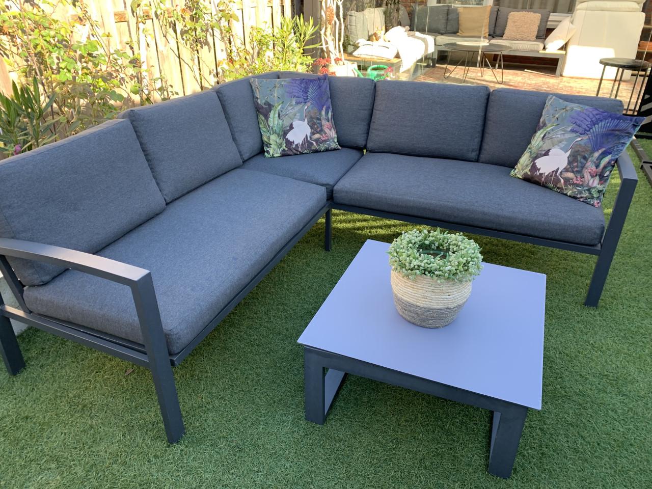 Loungset met kussens en eettafel en salontafel, Alminium.