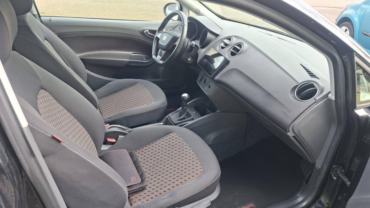 Seat IBIZA SC 1.2Reference 3deurs bj:2010 airco scherm lm-velgen