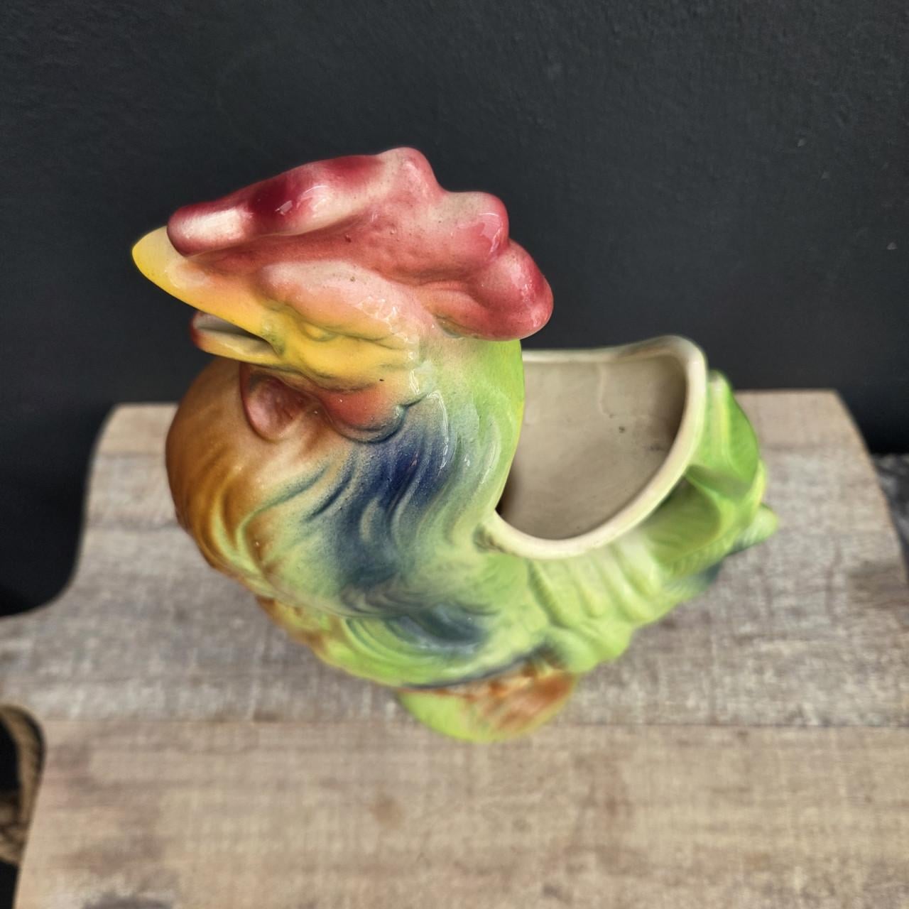 Brocante barbotine aardewerk waterkan van St Clement, haan