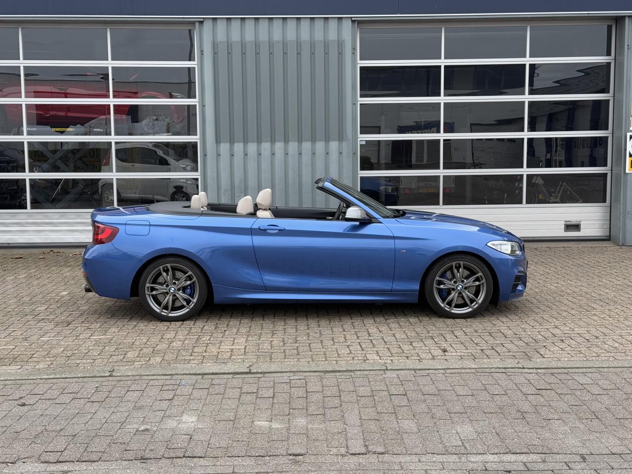 BMW 2-serie Cabrio - M235i xDrive |Full Option | Harman Kardon | Memory