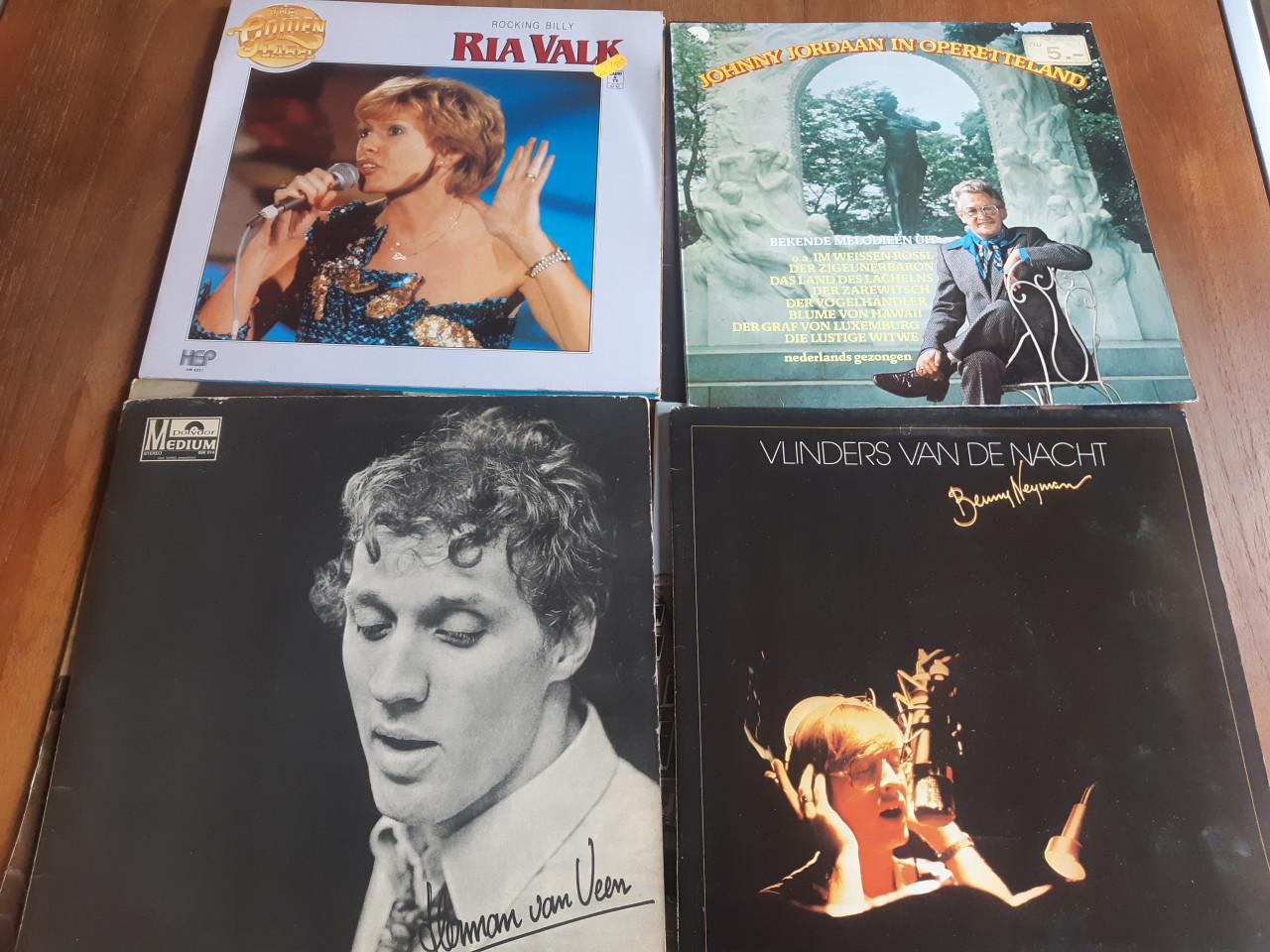 12 Nederlandstalige lp's
