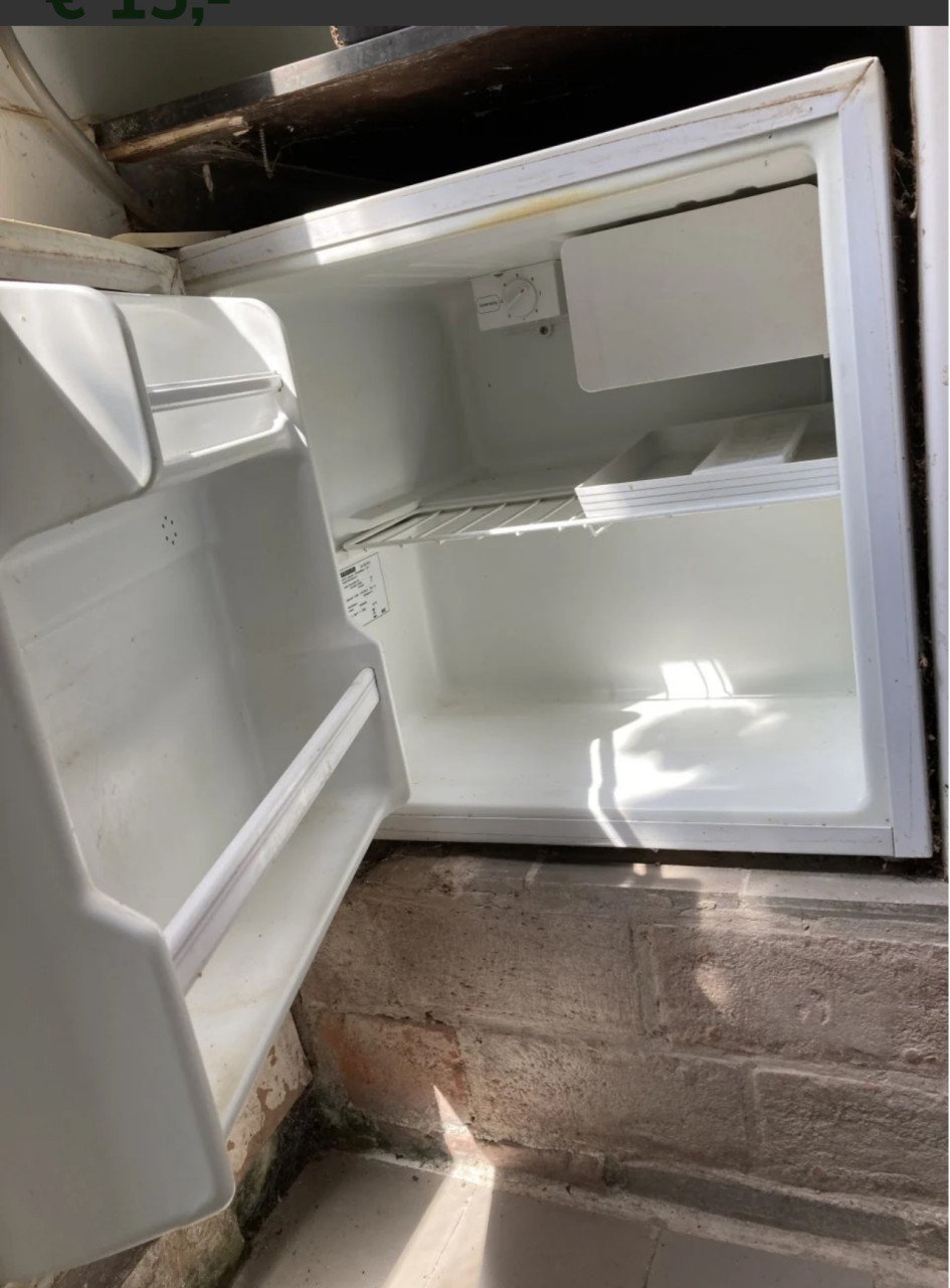 Camping. /mini bar Koelkast met kleine vriesvak klasse A+