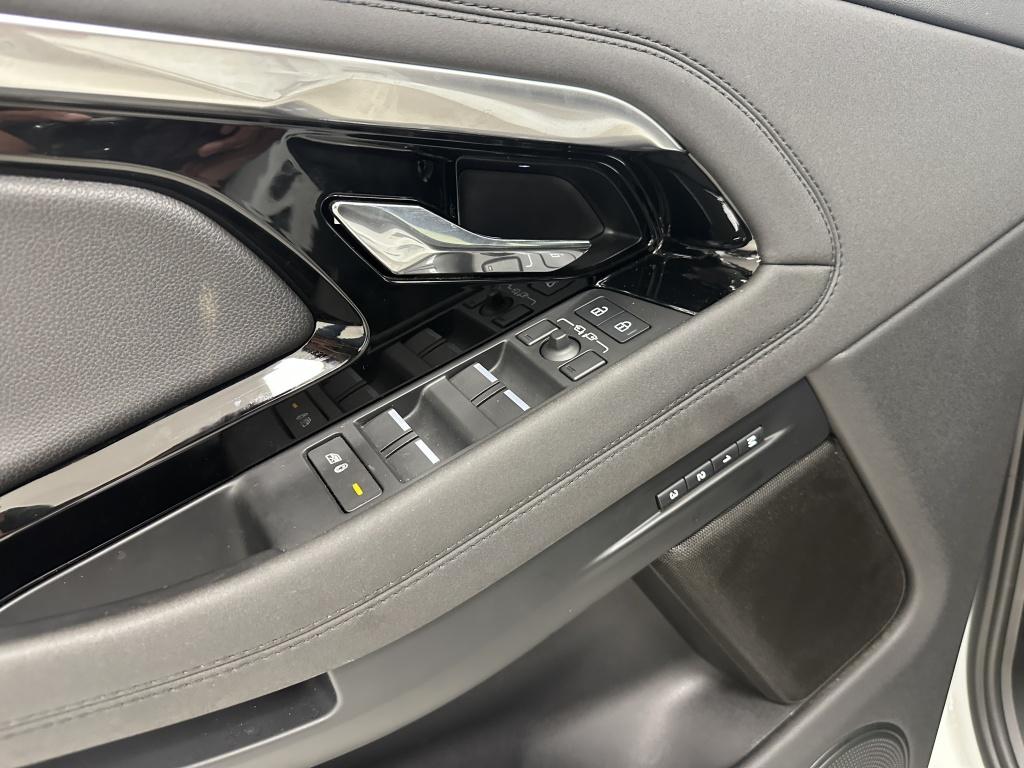 Land Rover Range Rover 1.5 p300e awd r-dynamic se | black line | meridian |