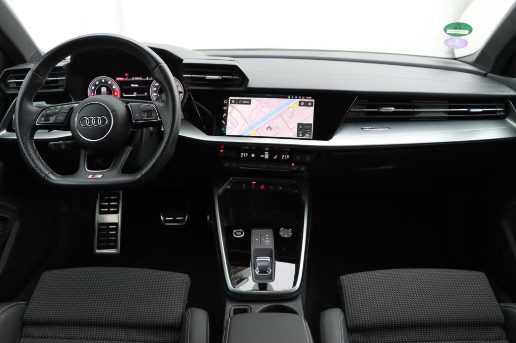 Audi A3 limousine 35 tfsi s-line edition 150pk s-tronic