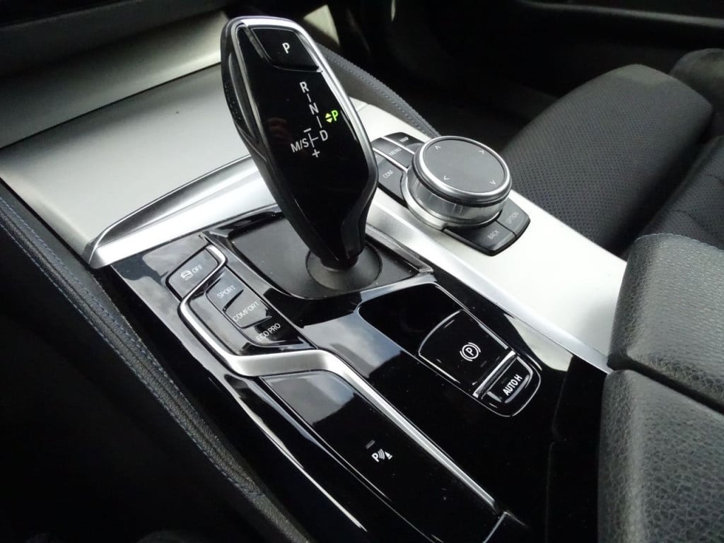 BMW 5 Serie touring 520d executive edition m sportpakket | laser led | harm