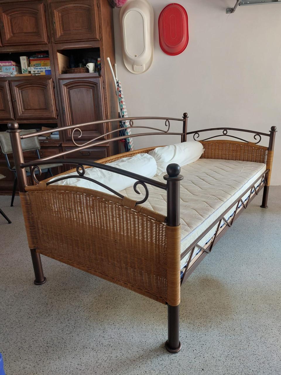 Eenpersoonsbed / bank - GRATIS