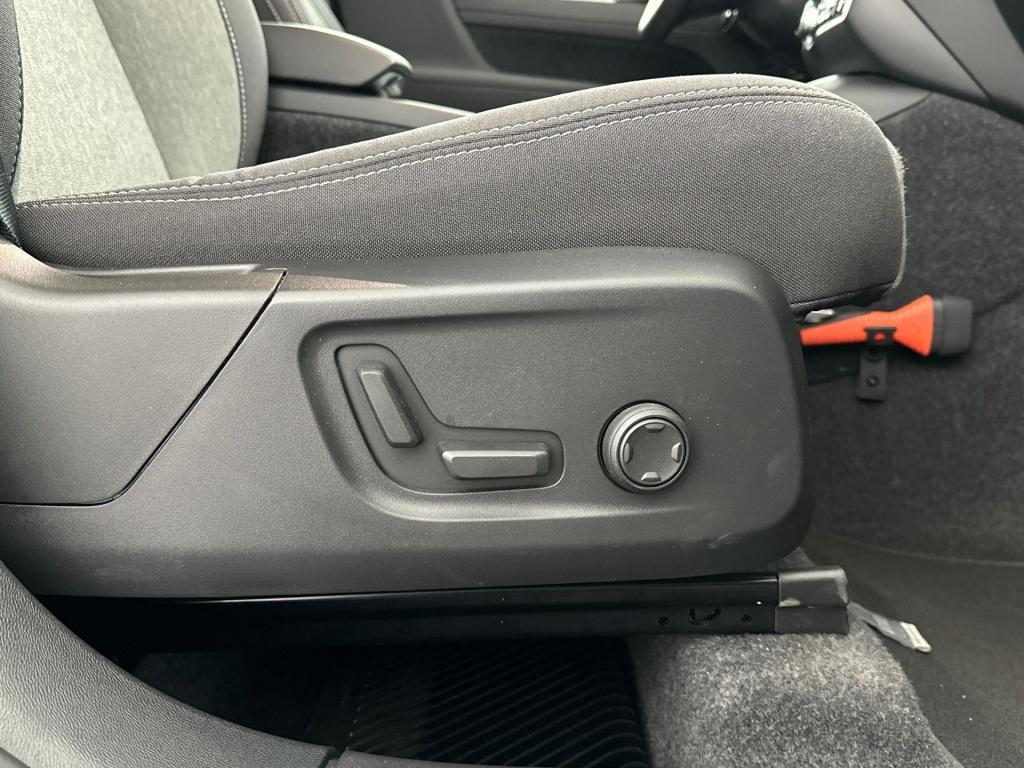 Volvo XC40 b4 197pk plus dark| camera| trekhaak| adap.cruise| h&k audio