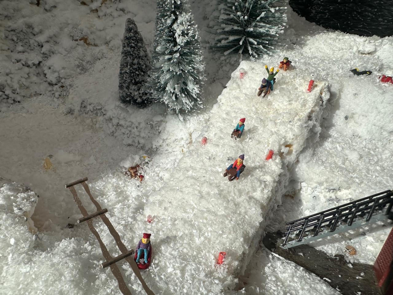 Treinbaan kerstdorp te koop.