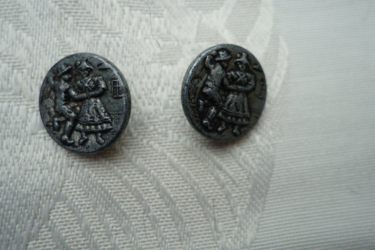 3 unieke tiroler vintage knopen á 1,50e