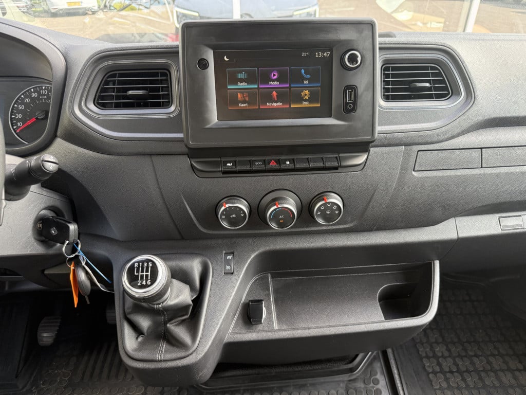 Renault Master t35 2.3 dci 135 l2h2 | trekhaak | navi | carplay | cruisec. 