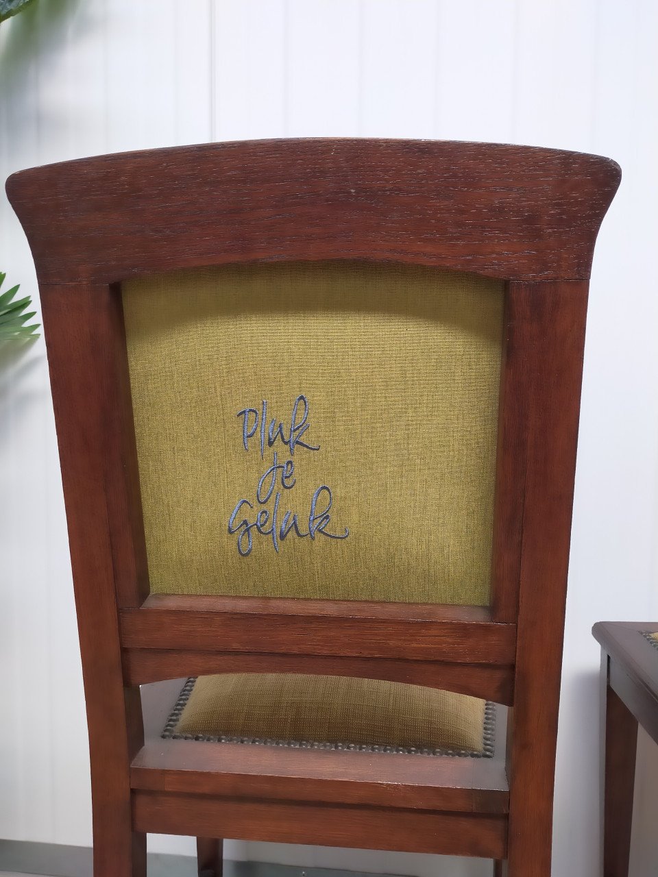 Eetkamerset (tafel + 6 stoelen)