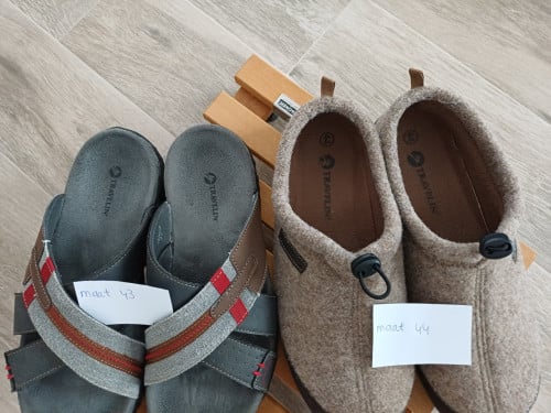 1 paar sloffen en 1 paar slippers