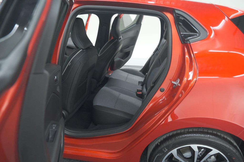 Renault Clio 1.6 e-tech full hybrid 145 techno | 360 camera | navigatie | a