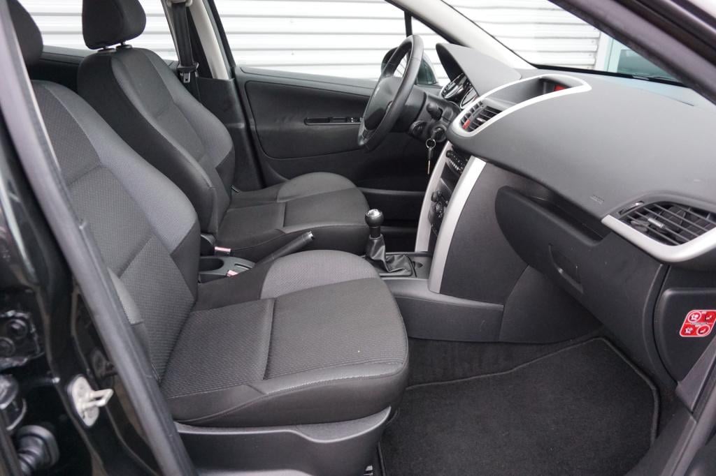 Peugeot 207 sw 1.4 vti active airco / panoramadak / mistlampen