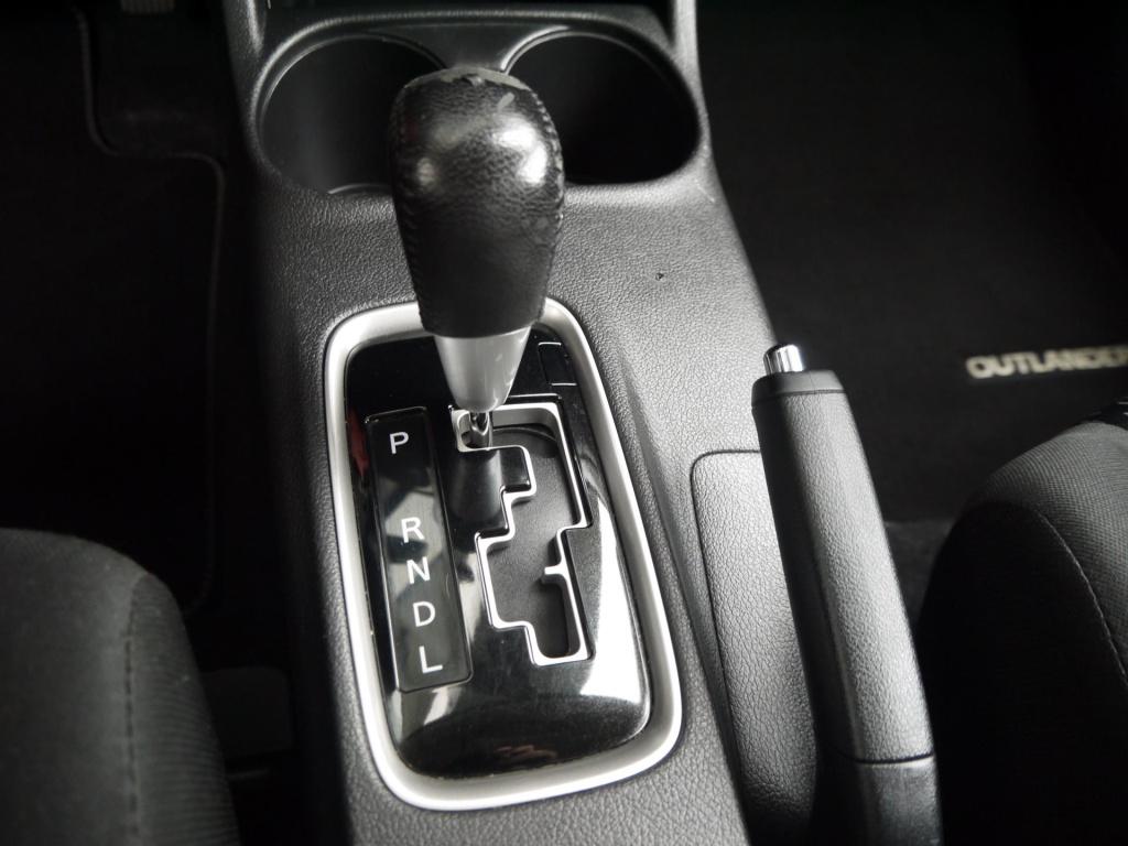 Mitsubishi Outlander 2.0 intense automaat|trekhaak|rijklaar