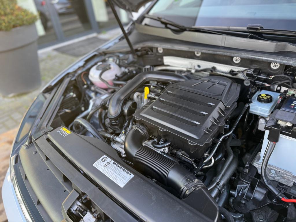 Volkswagen Golf 1.0 tsi join * virtual cockpit * navigatie * stoelverwarmin