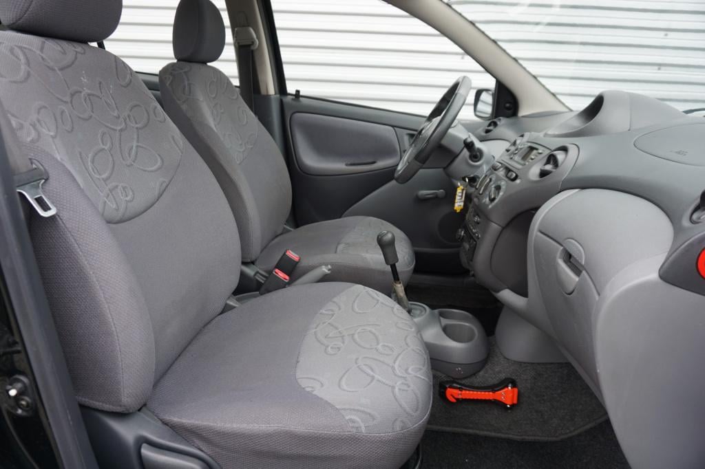 Toyota Yaris 1.0-16v vvt-i luna