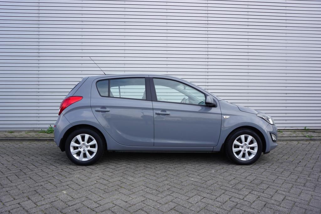 Hyundai I 20 1.2i i-drive airco / elektr. ramen / lm velgen / apk t/m 02-20