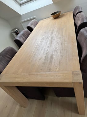 Tafel met 6 stoelen