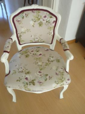 Stoeltje oud hollands brocant met bloem motief