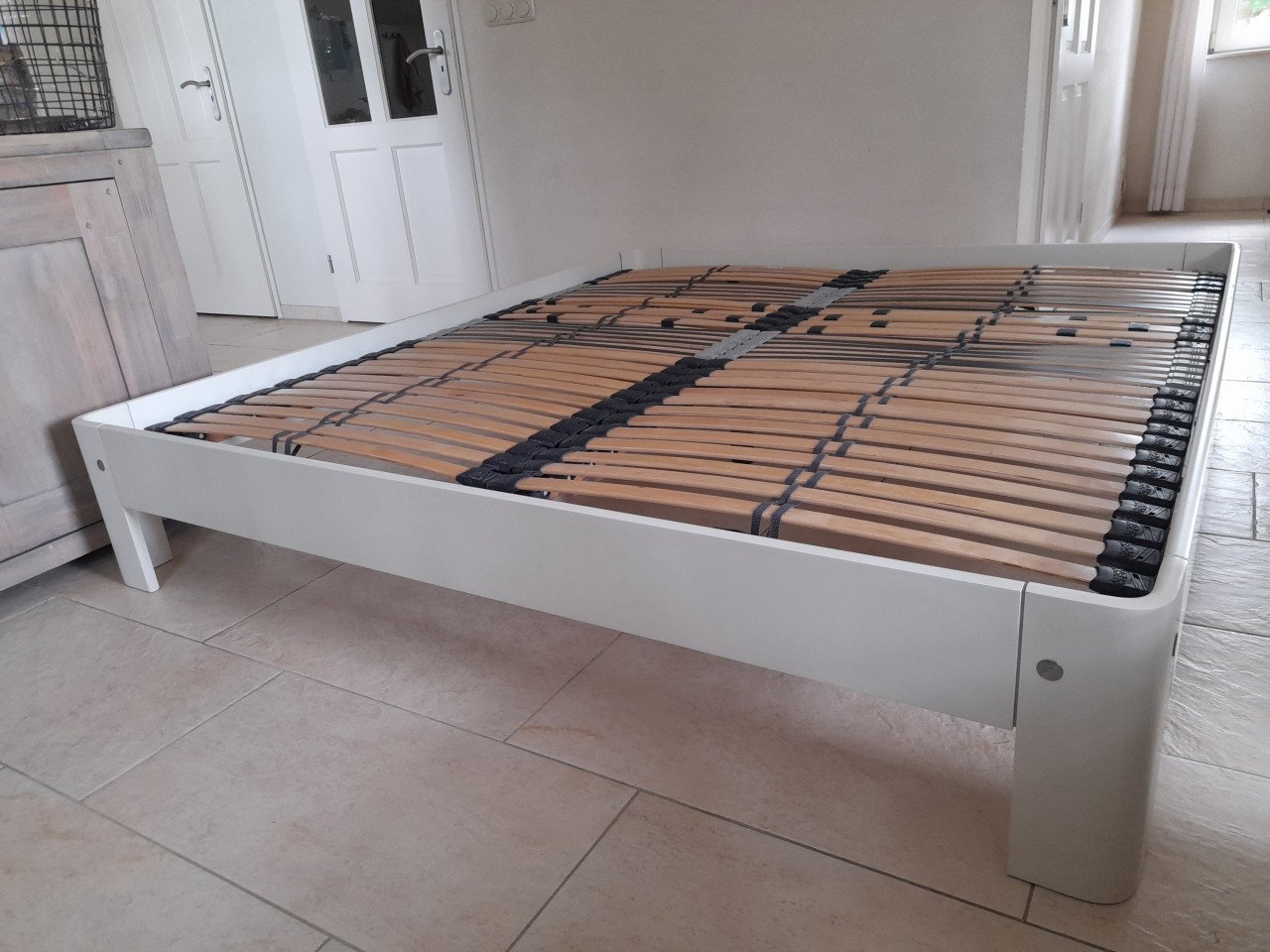 Auping bed  180 x 200 ( in goede staat )