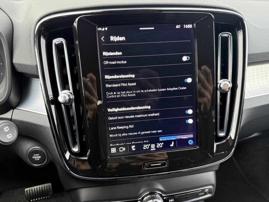 Volvo XC40 b4 197pk plus dark |adap.cruise| trekhaak | camera| elektrische