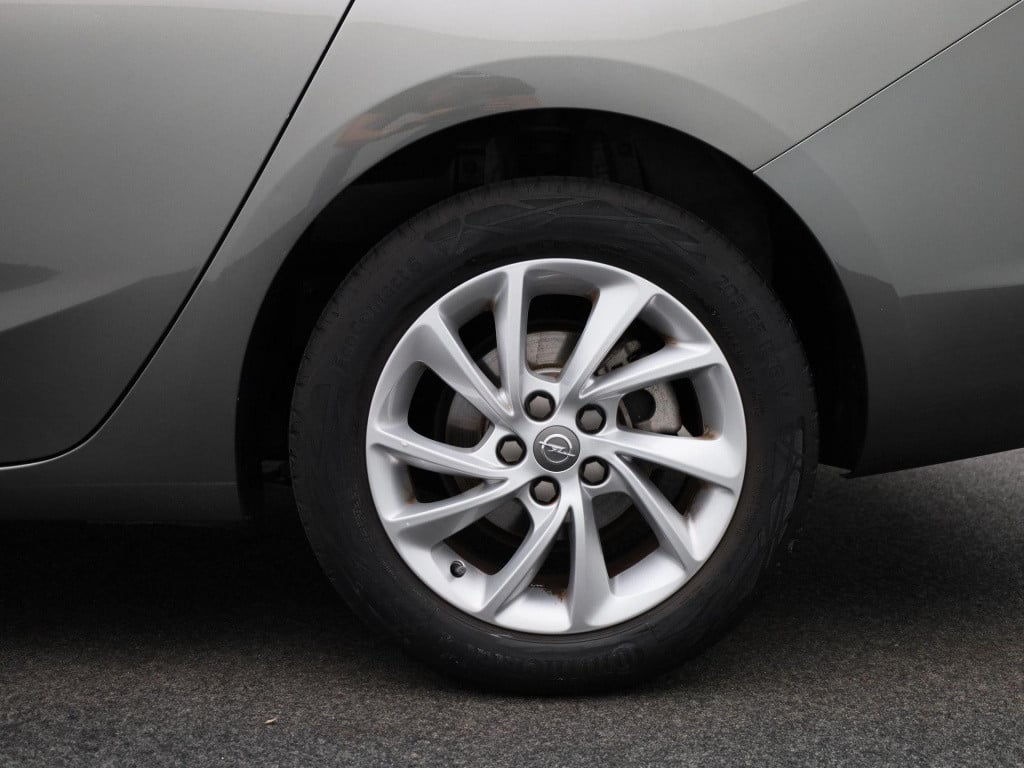 Opel Astra sports tourer 1.2 edition | navigatie | apple carplay / android 