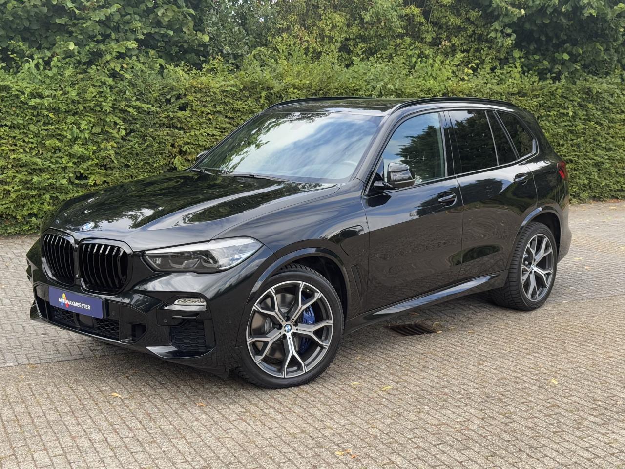 BMW X5 - XDrive45e | M-Sport | Night Vision| Soft-Close | Sky Lounge | 360
