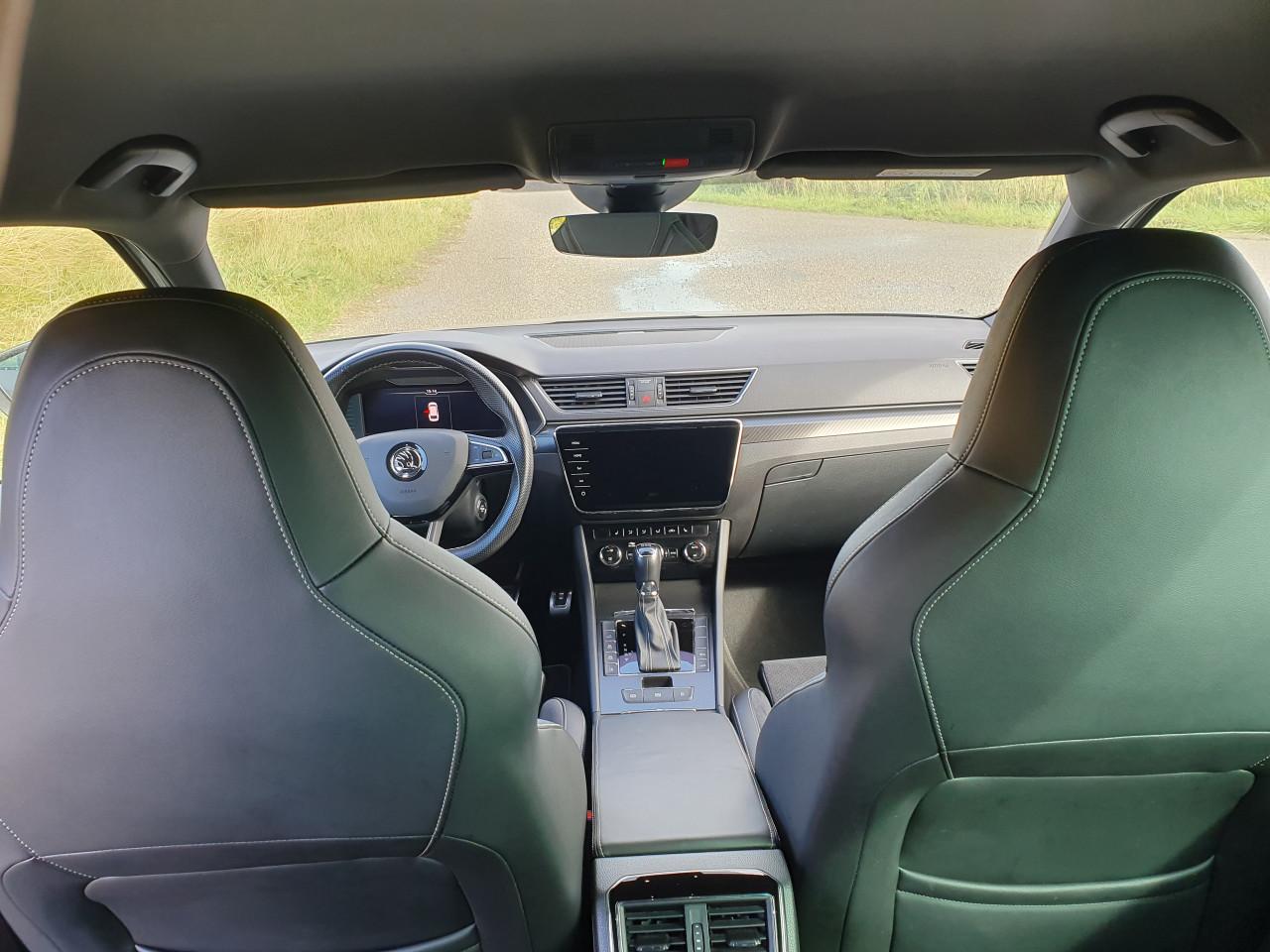 Skoda Superb combi 1.4 tsi iv sportline business