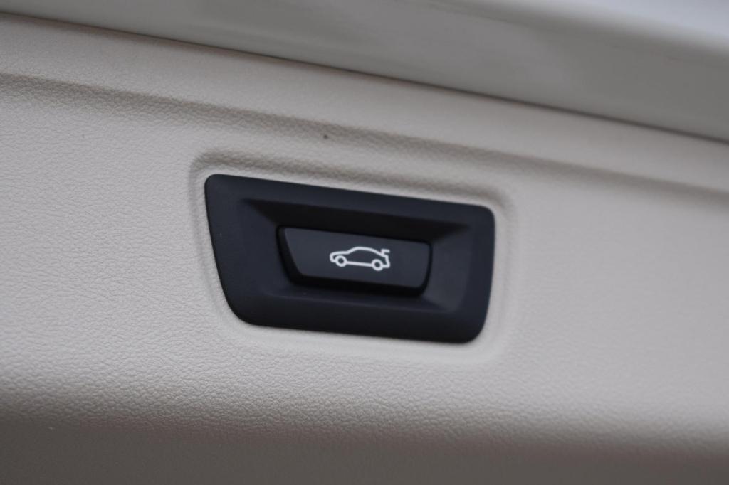 BMW 3-serie touring 318i high executive sport line | trekhaak | apple carpl