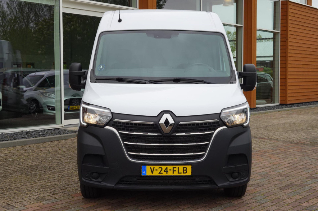 Renault Master t33 2.3 dci 135 l2h2 met laadklep