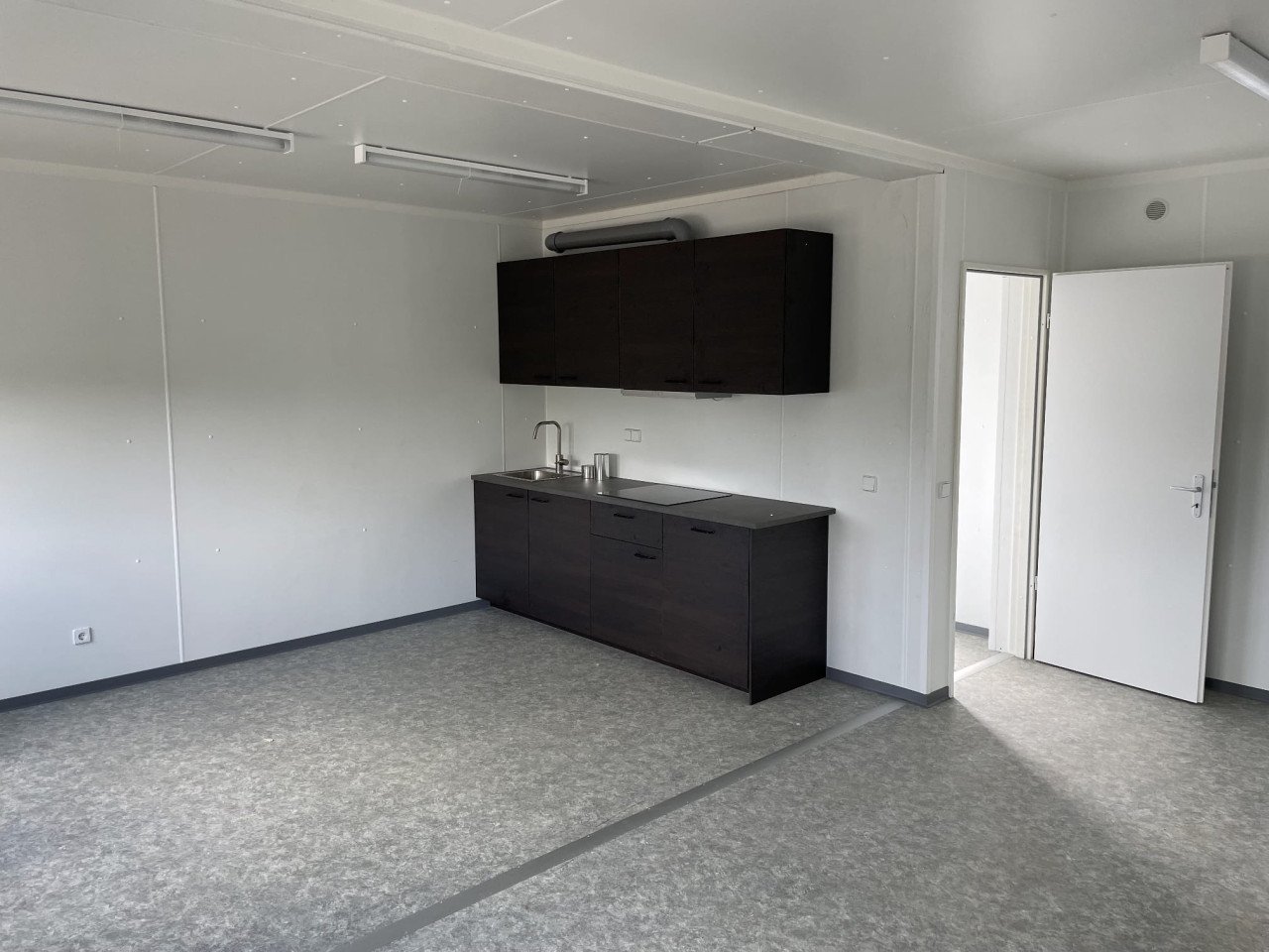 Woonunit / tijdelijke woning / kantoorunit 12x6m te huur
