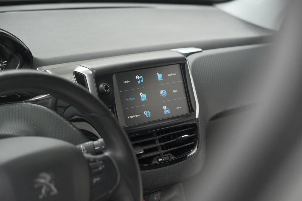 Peugeot 208 puretech 82 signature | parkeersensoren | apple carplay | navig