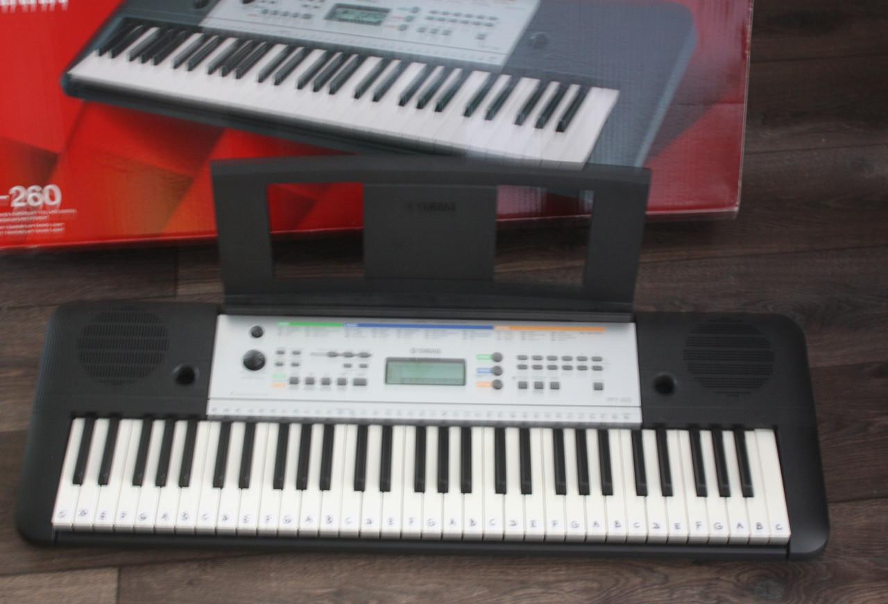 Yamaha YPT-255-Portable Keyboard