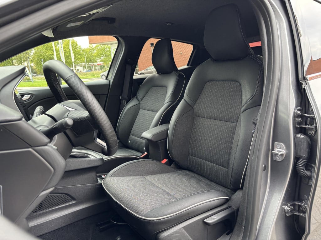 Mitsubishi Colt 1.6 hev instyle nl-auto, meest luxe uitvoering!