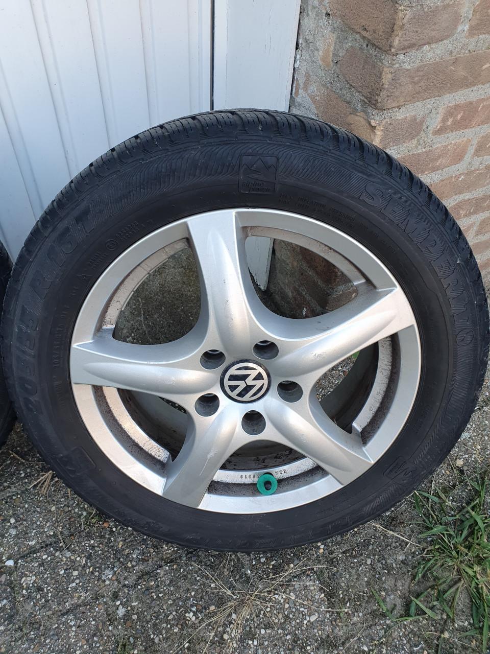 Winterbanden op lichtmetalen velg 205/55 R16