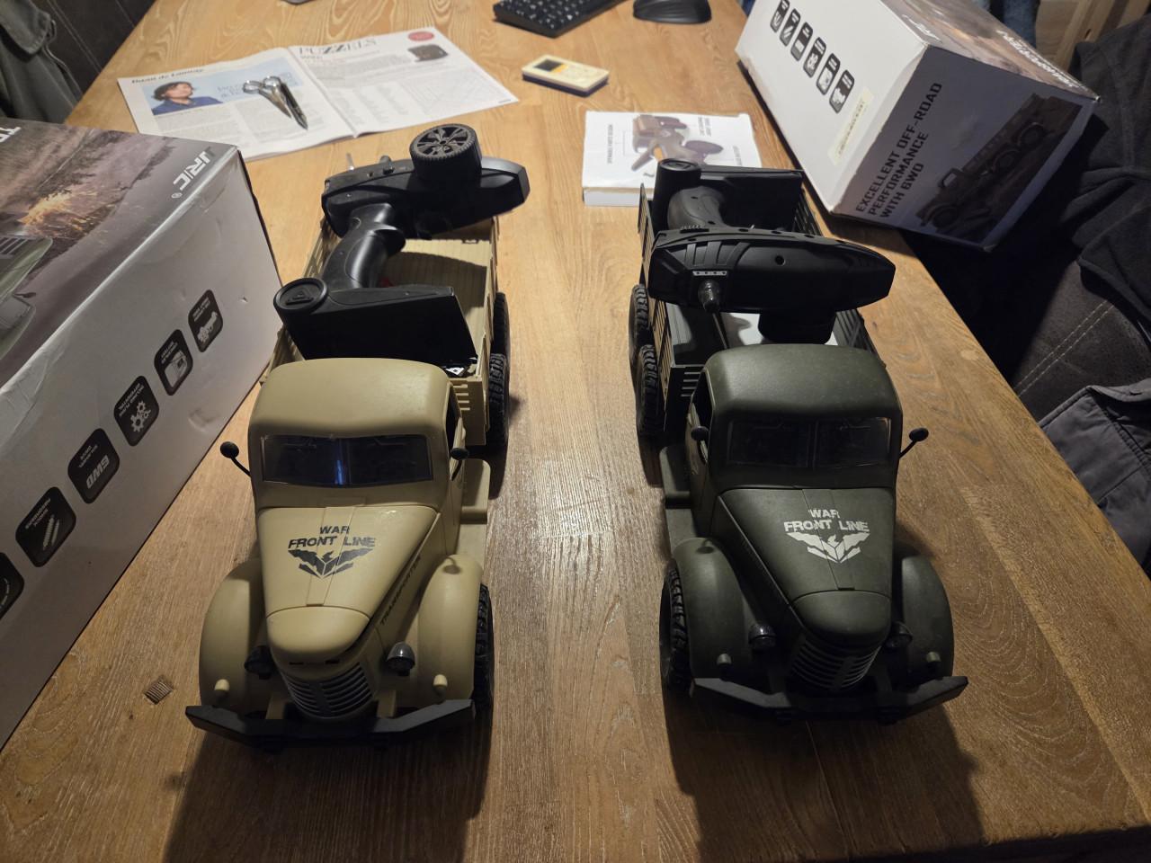 2 vrachtwagens 6x6 rc