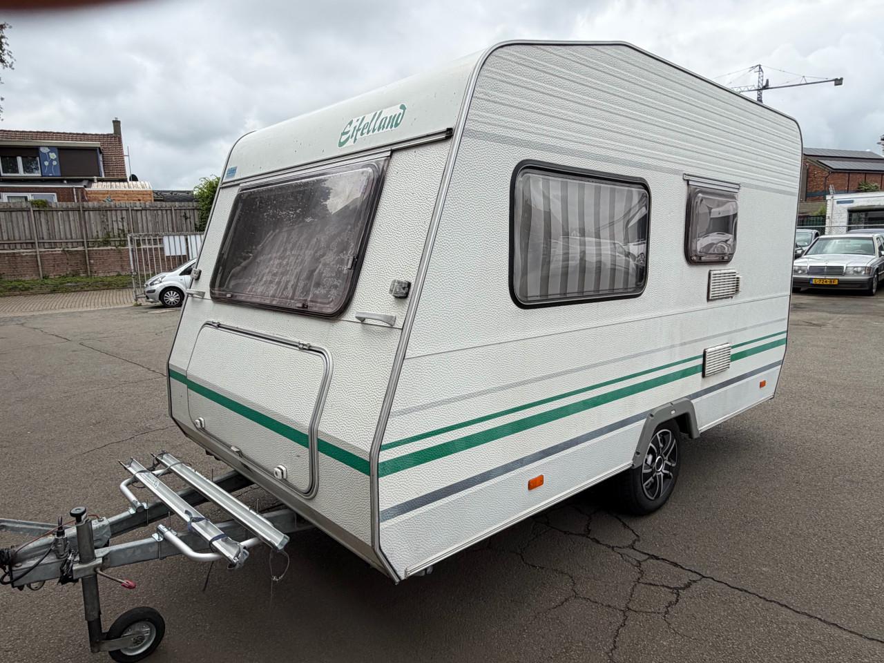 Caravan Eifelland 8004  (595 KG)