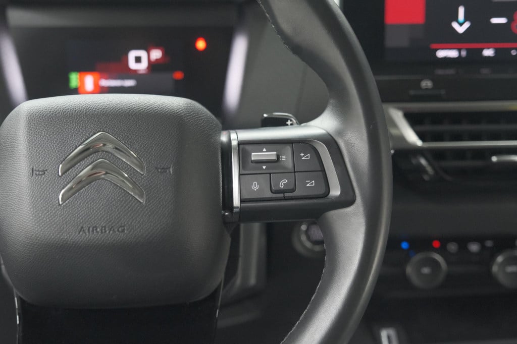 Citroen C4 puretech 130 eat8 shine | camera | head-up display | parkeersens