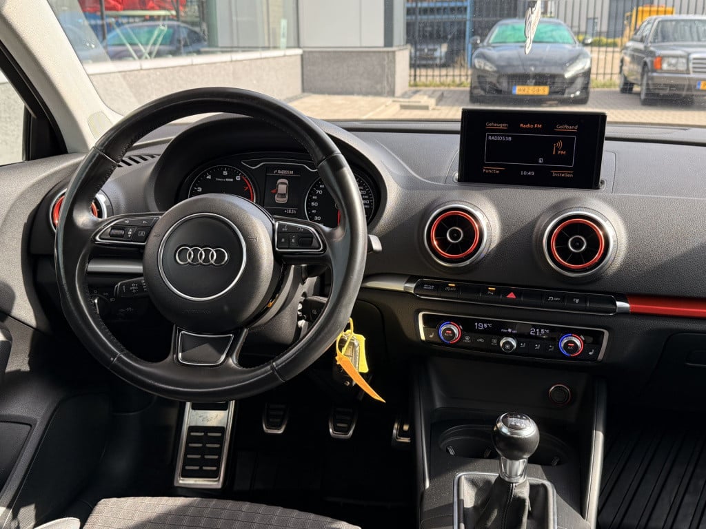 Audi A3 limousine 1.4 tfsi ambiente pro line | stoelverwarming | parkeersen